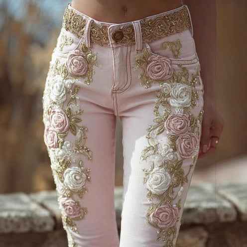 Damen Vintage Jeans mit Rosenstickerei - Elegante rosa kreative Kunst-Jeans