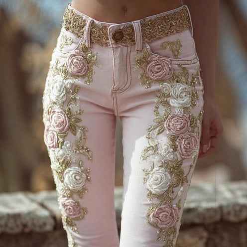 Damen Vintage Jeans mit Rosenstickerei - Elegante rosa kreative Kunst-Jeans