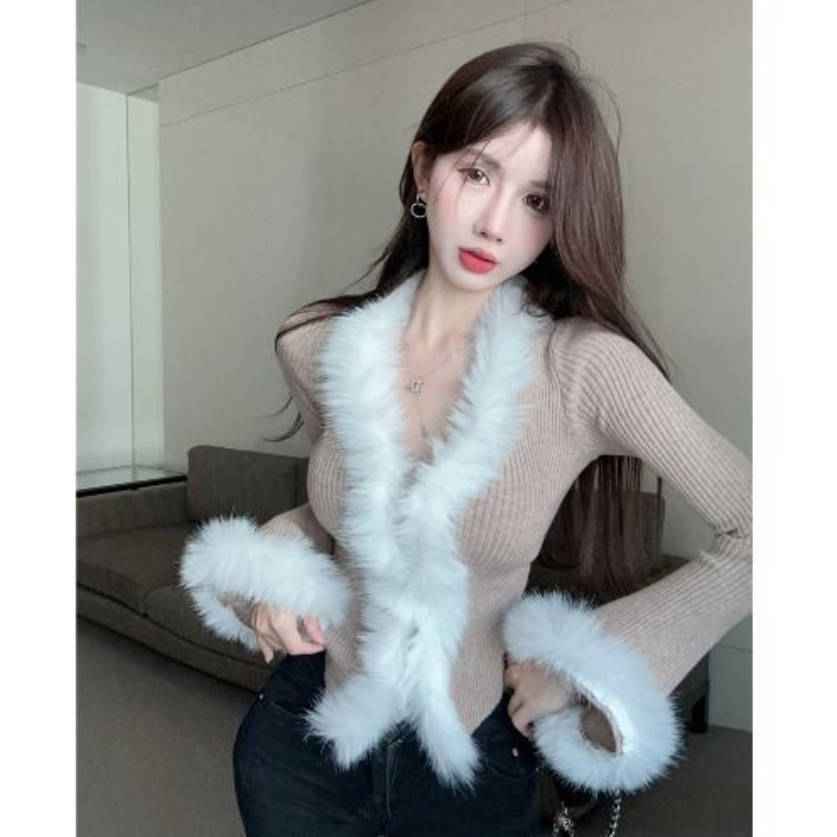 Pure Desire V-neck Stitching Bell Sleeve Slim Slimming And Simple Sweater
