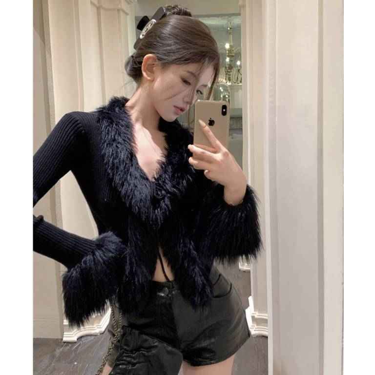Pure Desire V-neck Stitching Bell Sleeve Slim Slimming And Simple Sweater