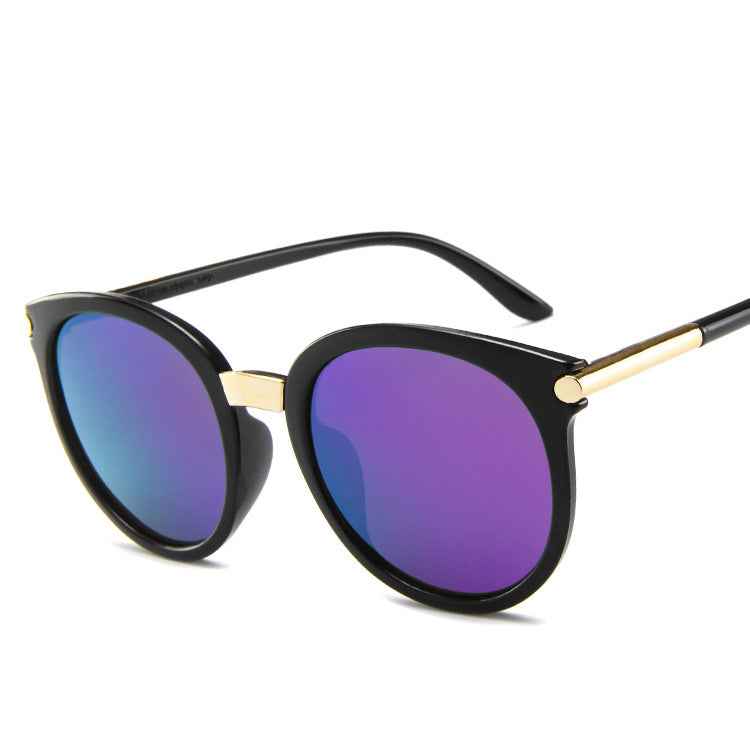 Bunte Retro-Sonnenbrille für eine farbenfrohe Persönlichkeit