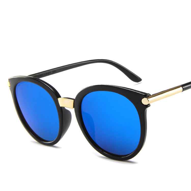 Bunte Retro-Sonnenbrille für eine farbenfrohe Persönlichkeit